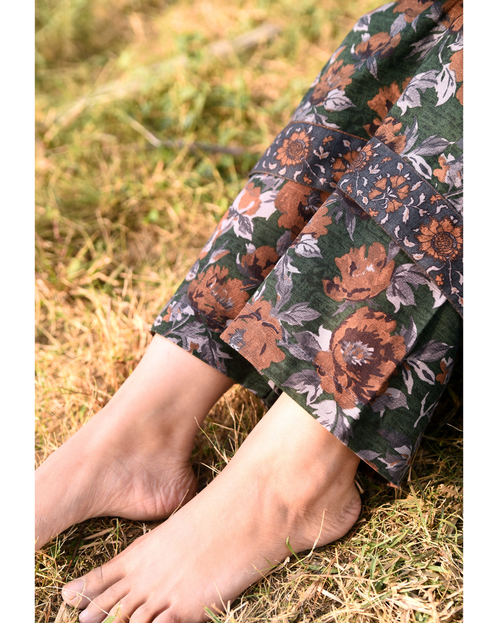 AMÈLORE Women’s 3-Piece Brown Khaddar Suit – Embroidered Winter Classic