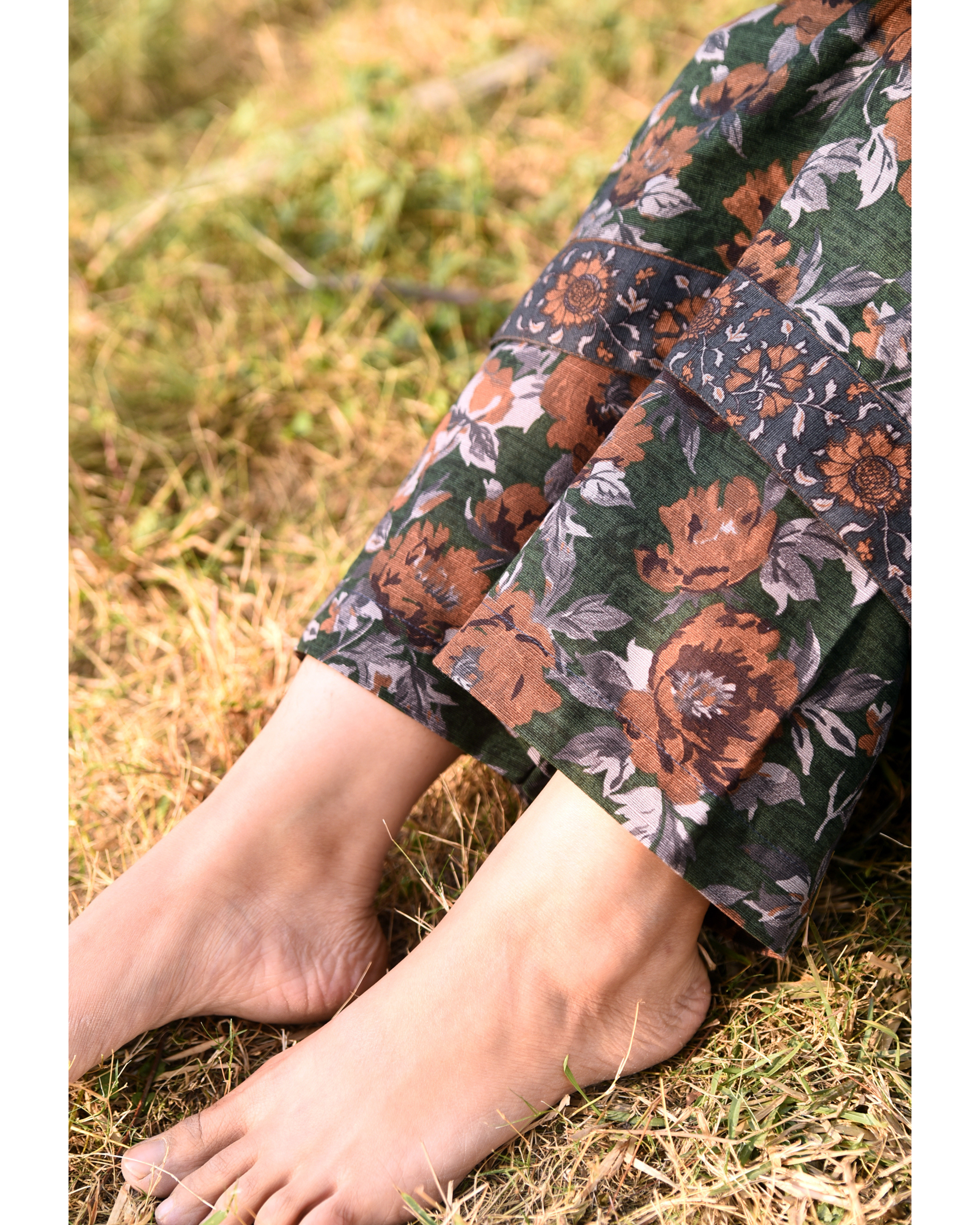 AMÈLORE Women’s 3-Piece Brown Khaddar Suit – Embroidered Winter Classic