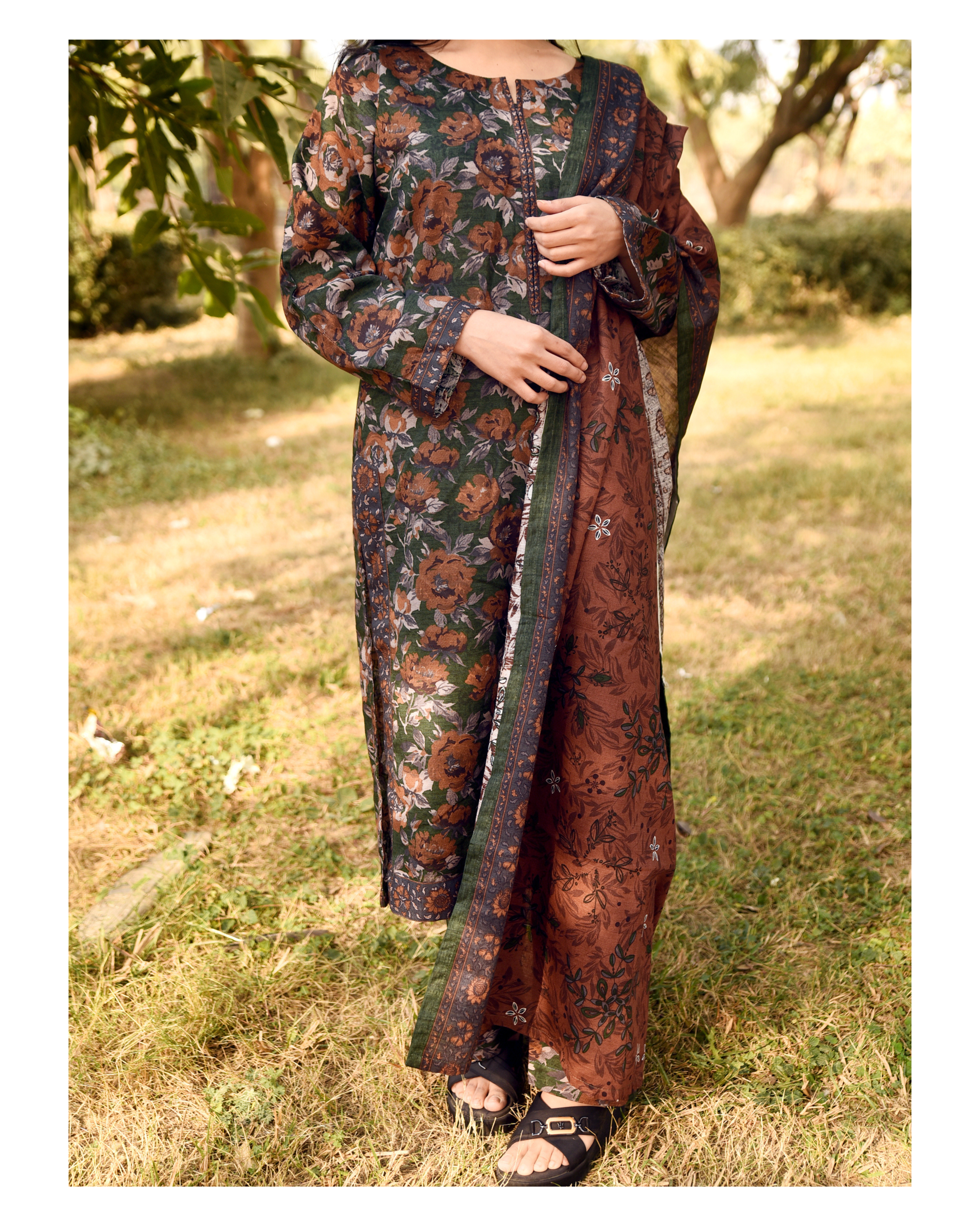 AMÈLORE Women’s 3-Piece Brown Khaddar Suit – Embroidered Winter Classic