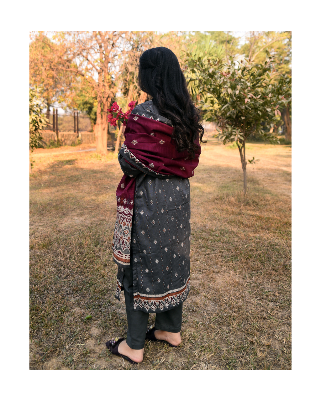 AMÈLORE Women’s 3-Piece Grey Khaddar Suit – Elegant Winter Embroidered Set