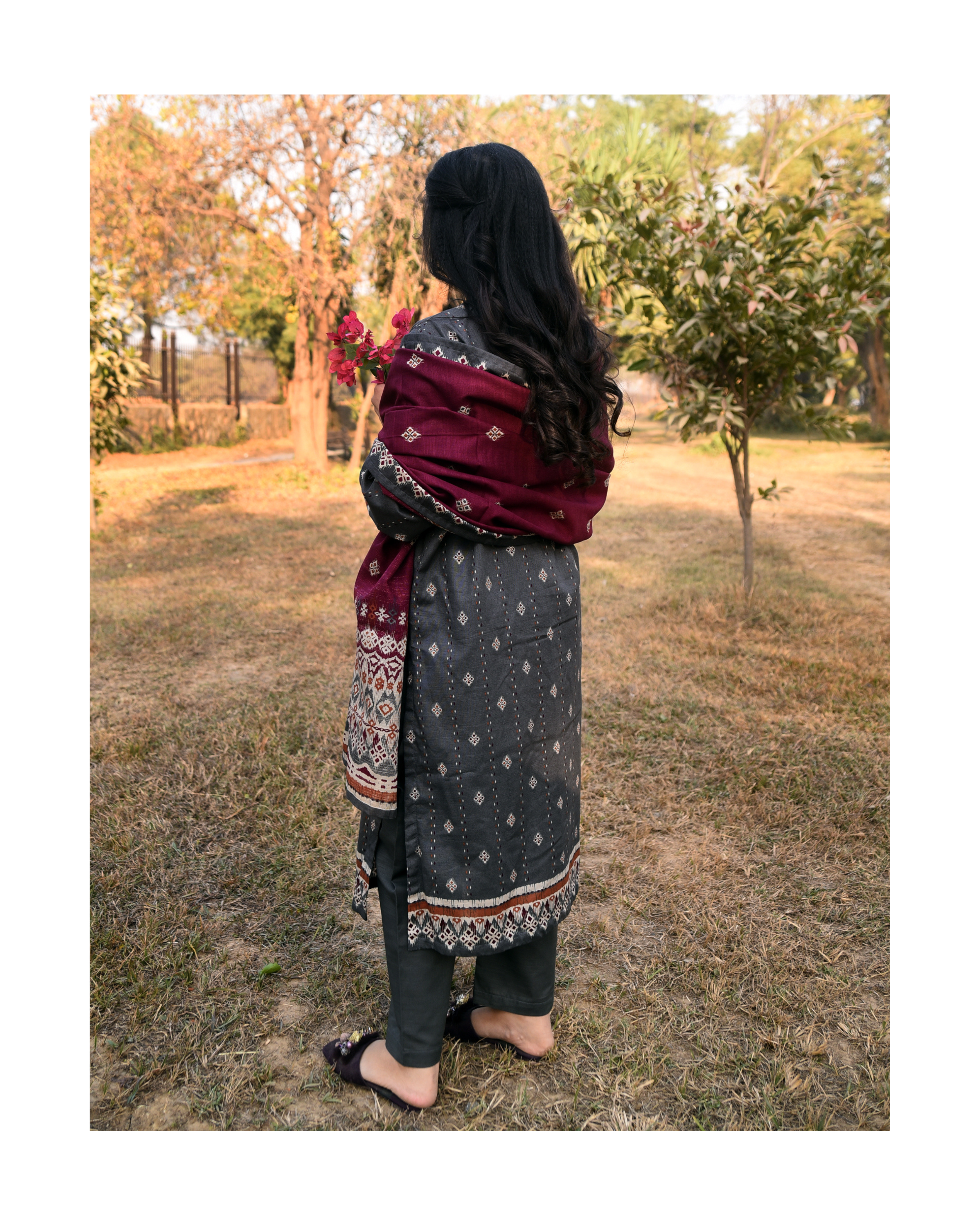 AMÈLORE Women’s 3-Piece Grey Khaddar Suit – Elegant Winter Embroidered Set