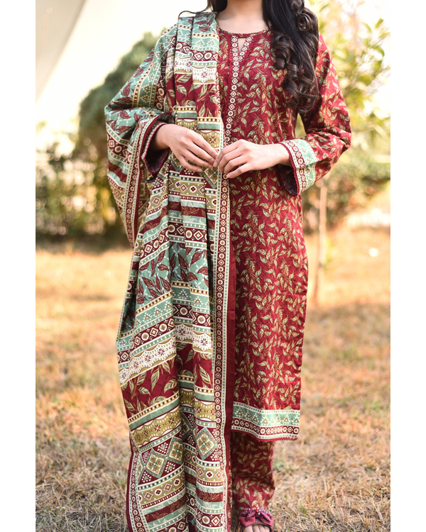 AMÈLORE Women’s 3-Piece Red Khaddar Suit – Vibrant Winter Embroidered Elegance