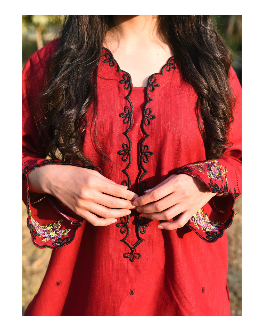 AMÈLORE Women’s 2-Piece Mehroon Jacquard Khaddar Suit – Embroidered