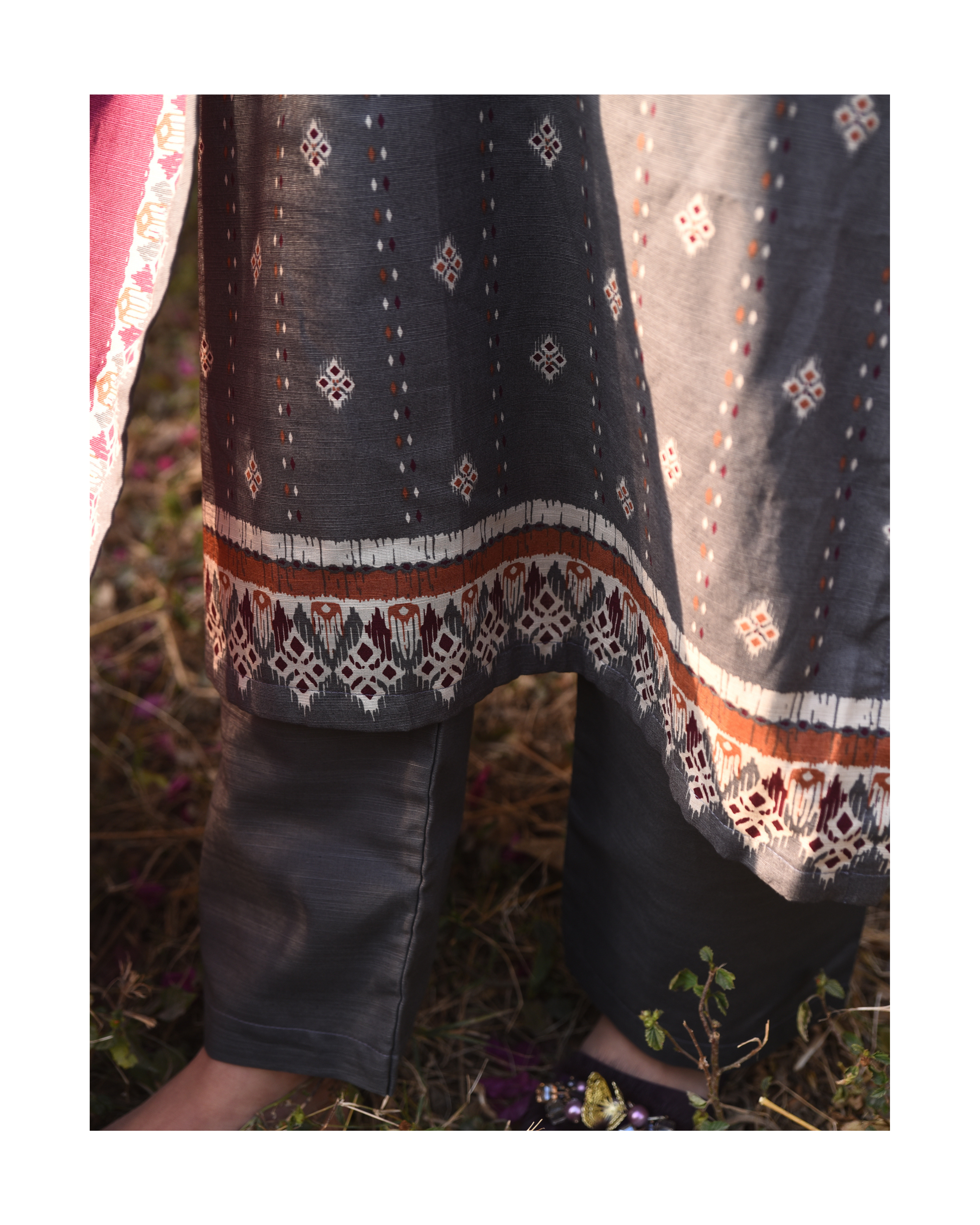 AMÈLORE Women’s 3-Piece Grey Khaddar Suit – Elegant Winter Embroidered Set