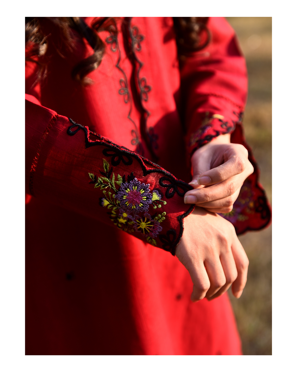 AMÈLORE Women’s 2-Piece Mehroon Jacquard Khaddar Suit – Embroidered