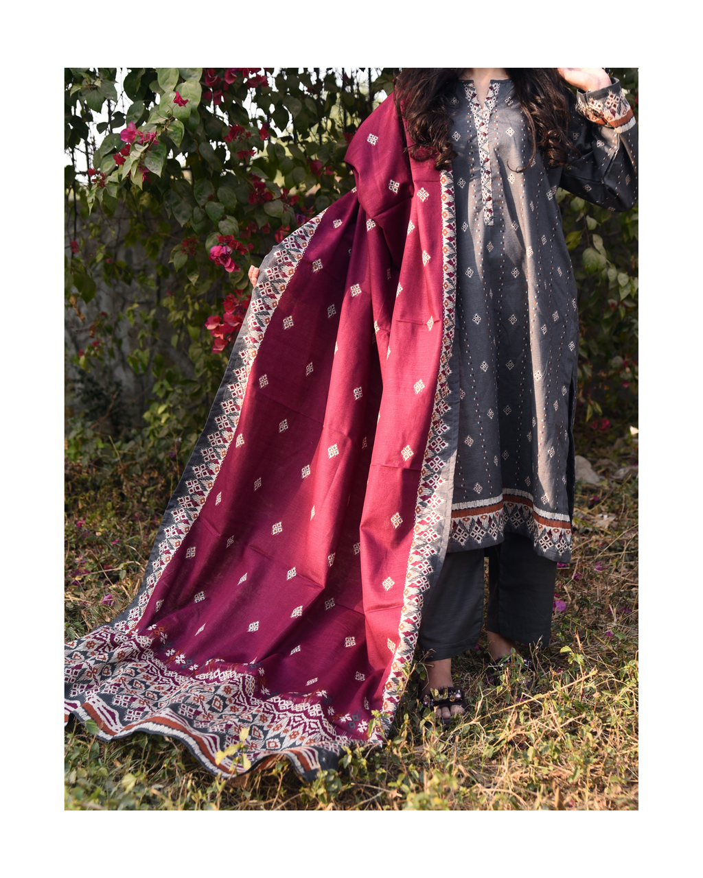 AMÈLORE Women’s 3-Piece Grey Khaddar Suit – Elegant Winter Embroidered Set